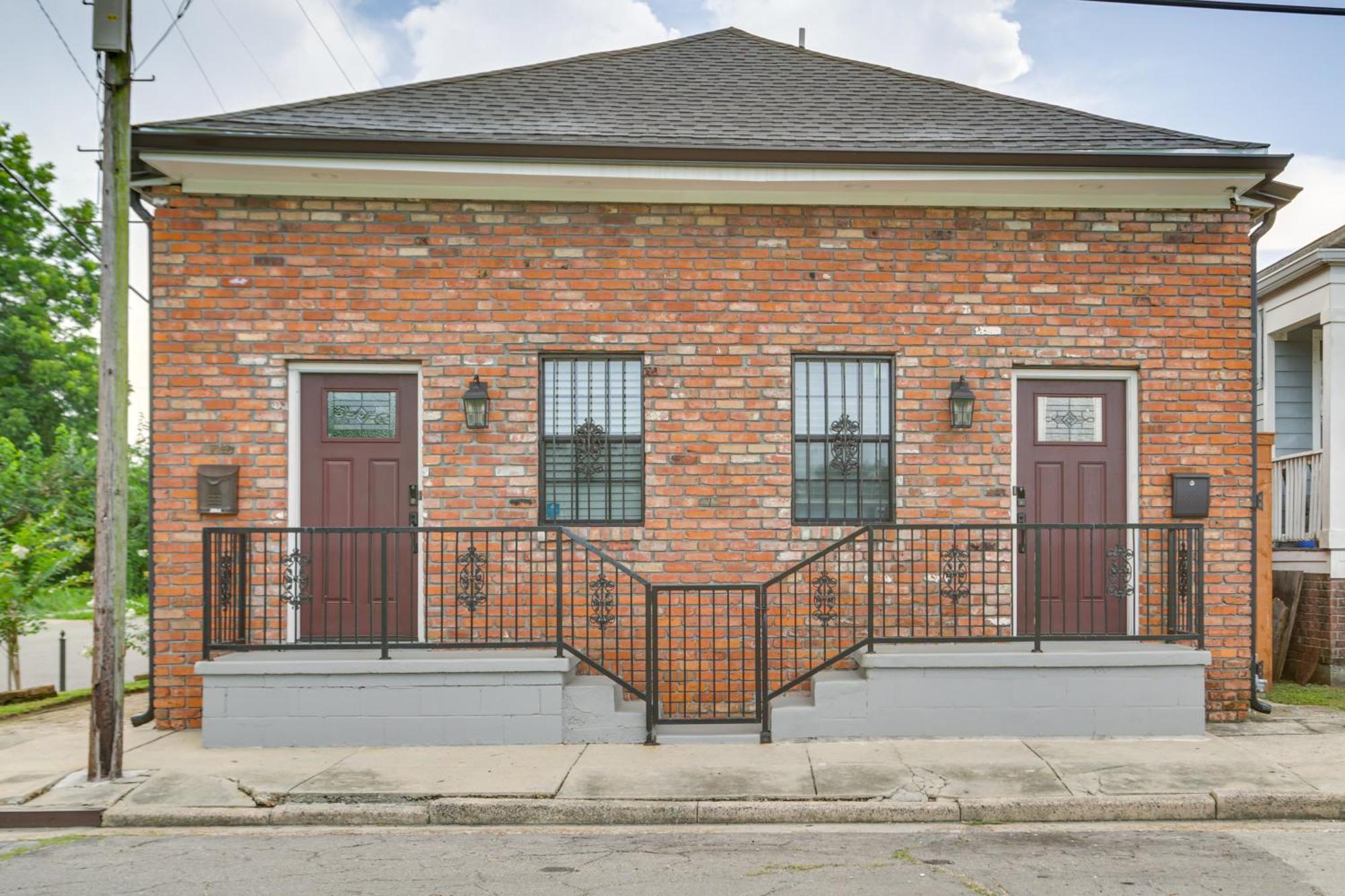 Walk To St Charles Ave Renovated With Patio! * New Orleans