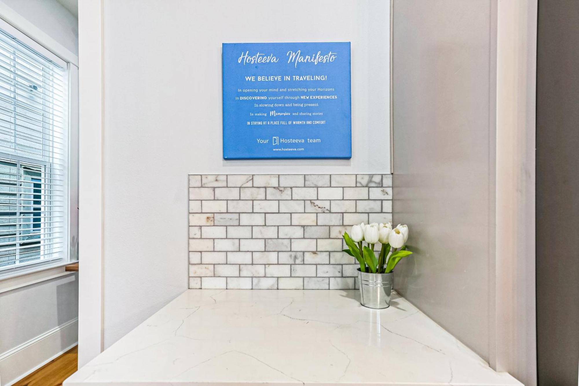 Hosteeva Stunning 4 Bedroom W Pool Steps To St Charles Ave Apartment