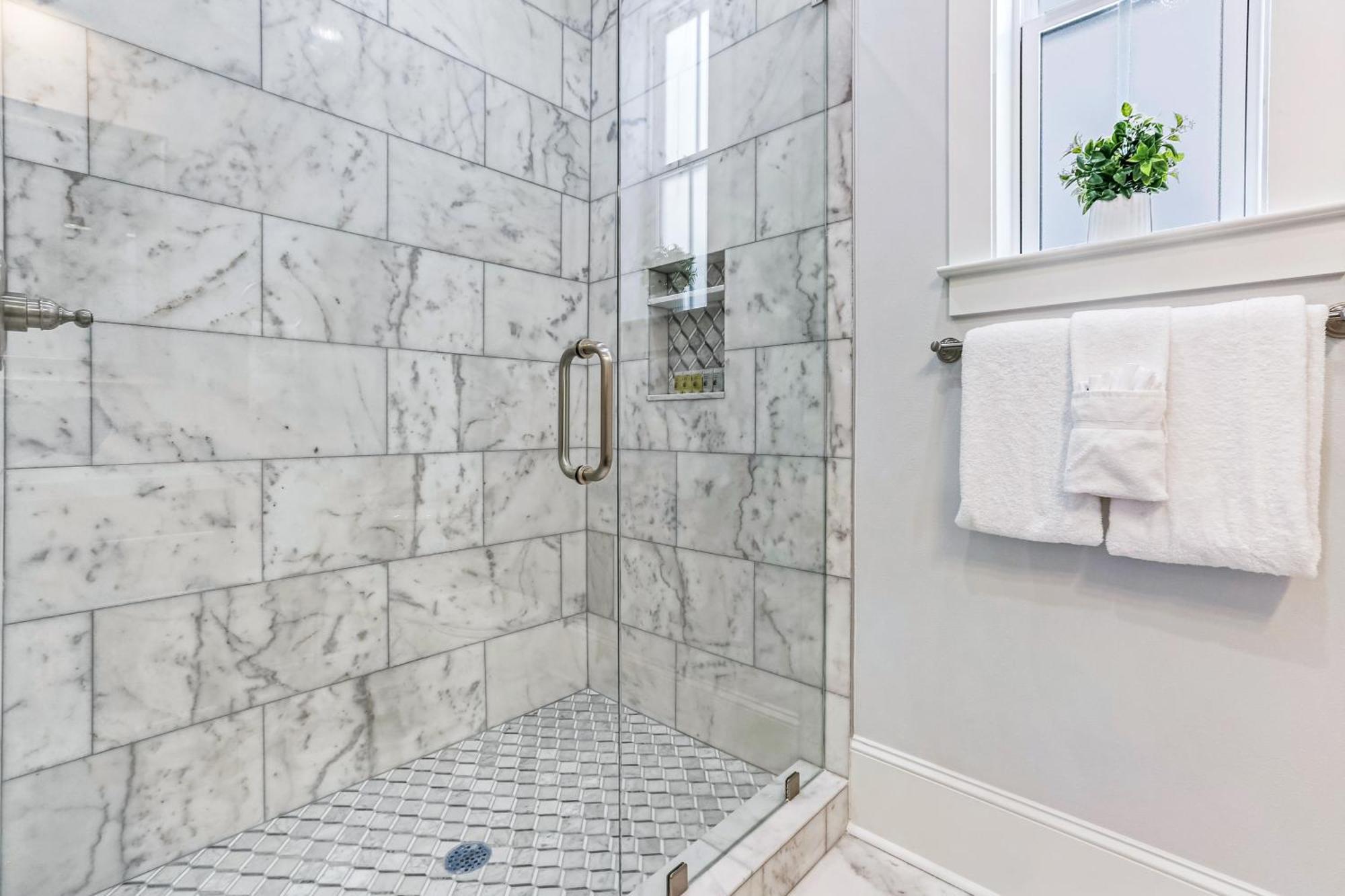 Hosteeva Stunning 4 Bedroom W Pool Steps To St Charles Ave