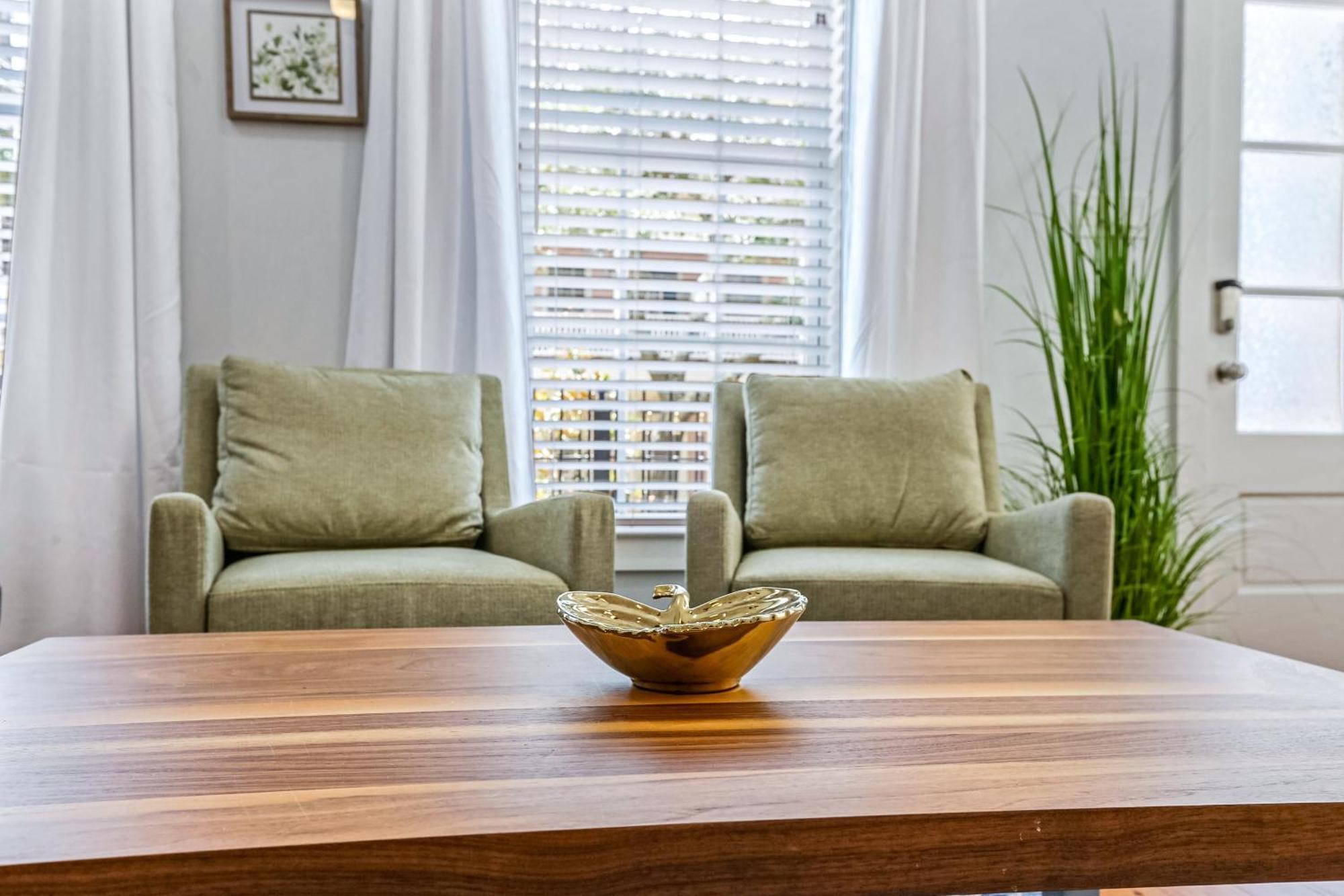 Hosteeva Stunning 4 Bedroom W Pool Steps To St Charles Ave * New Orleans