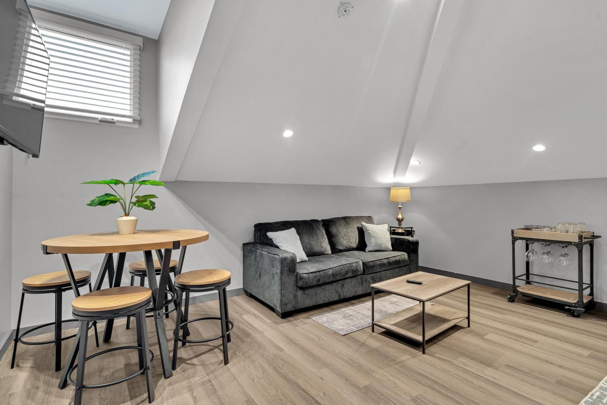 Apartment Bywater At 4200 St Claude Avenue New Orleans