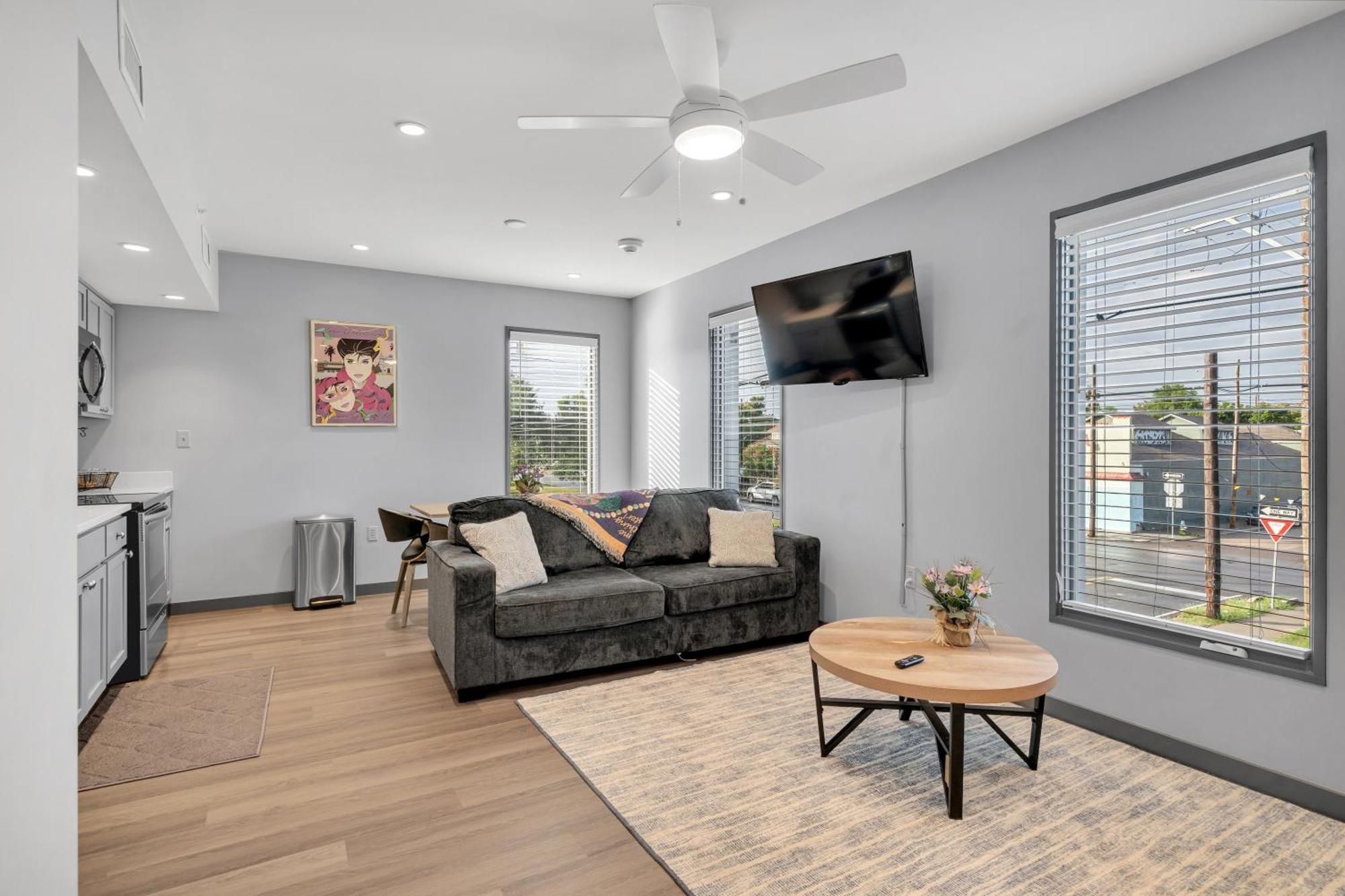 Apartment Bywater At 4200 St Claude Avenue New Orleans