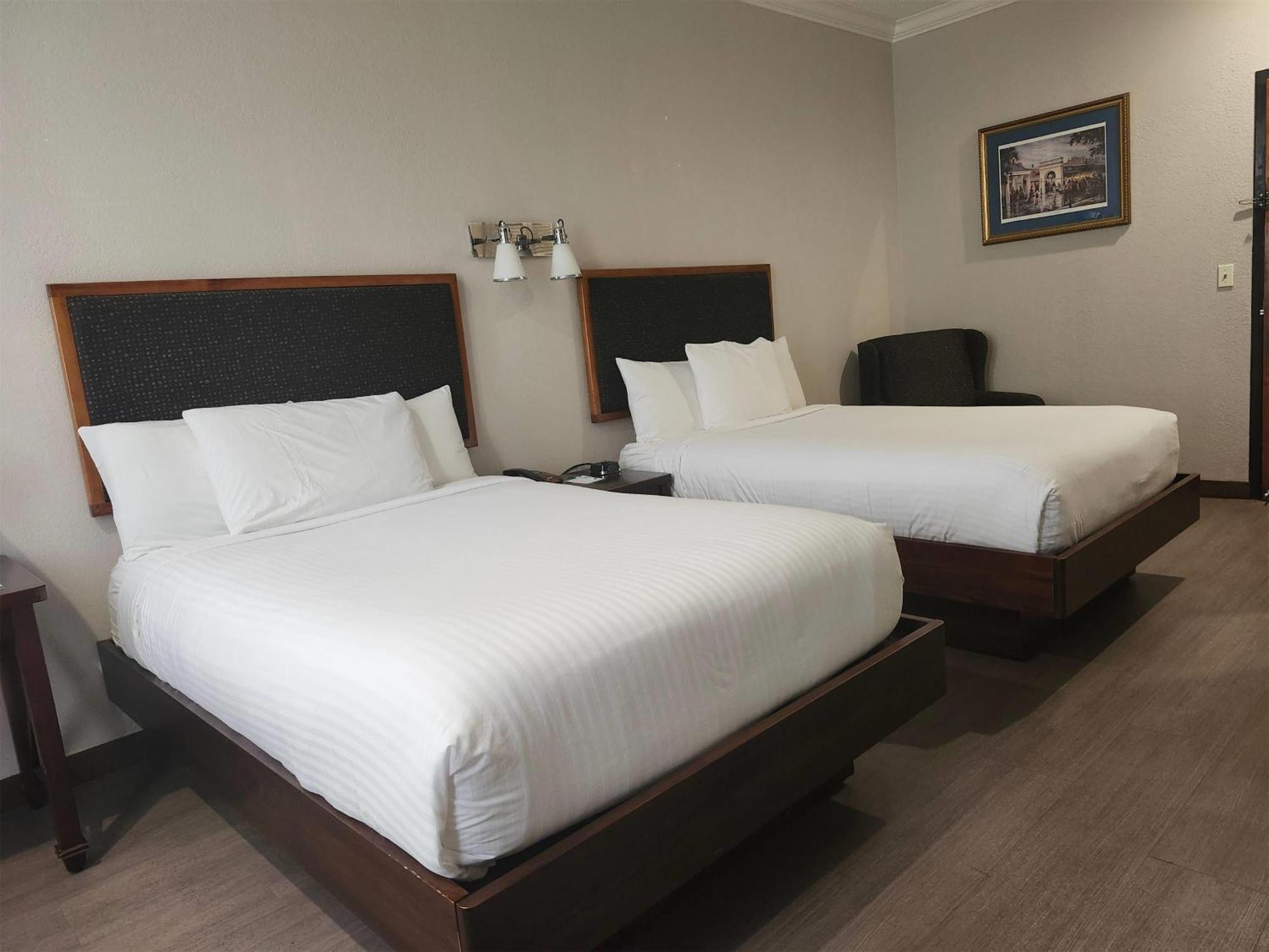 Wyndham Garden Baronne Plaza Hotel New Orleans