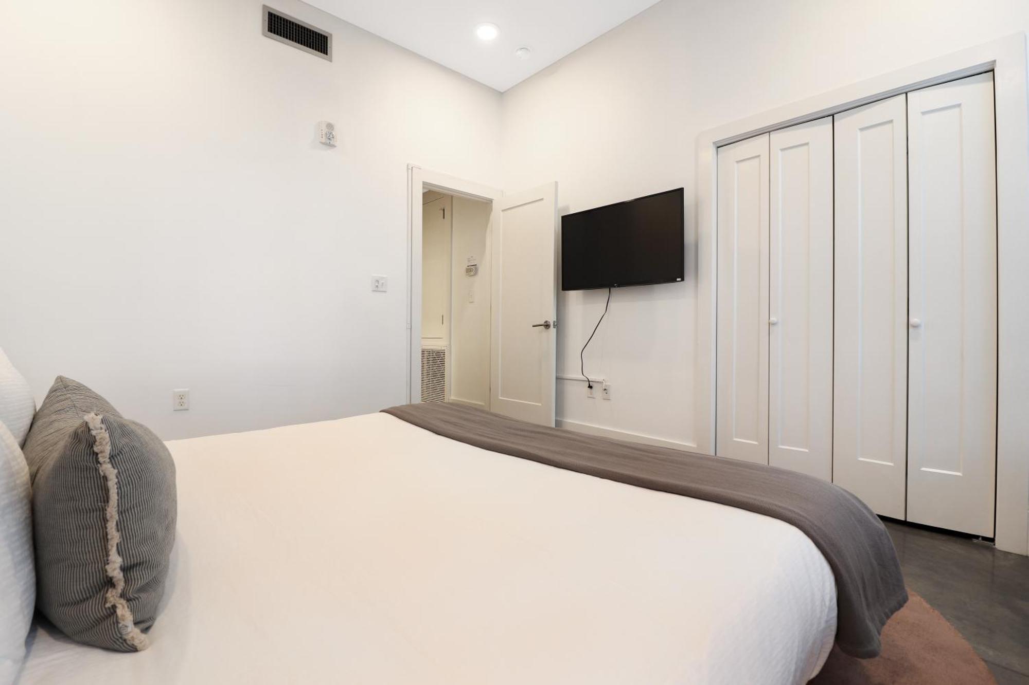 Roami At Motorworks Aparthotel