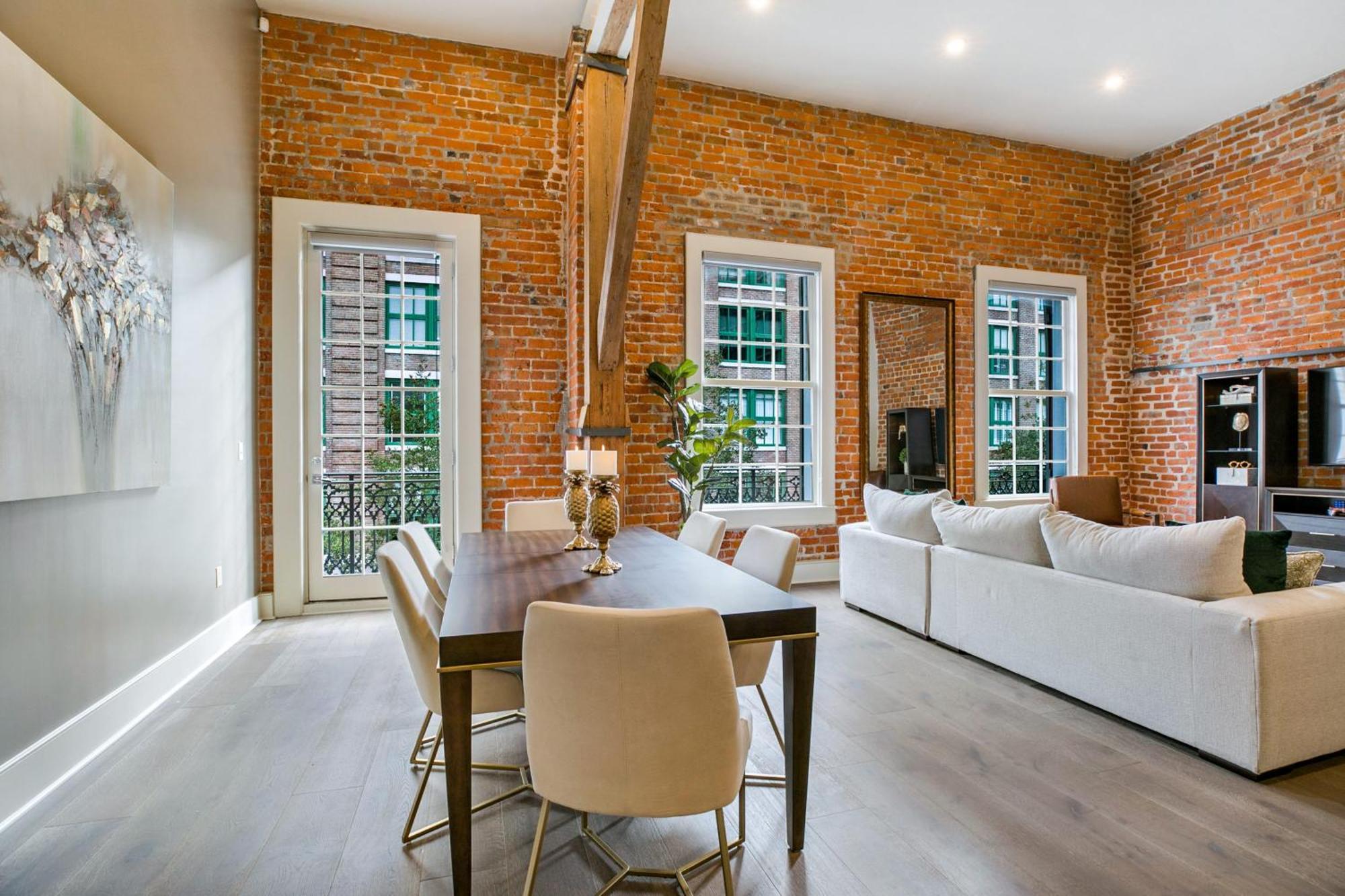 Luxury - The Rex * New Orleans