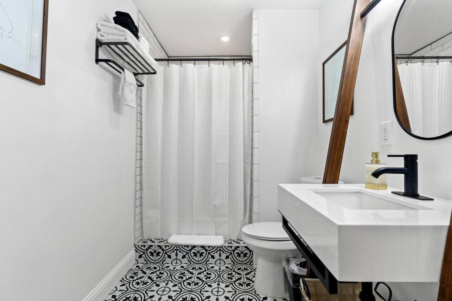 Arcade Game Retreat In Marigny Walk To Fq Holiday home