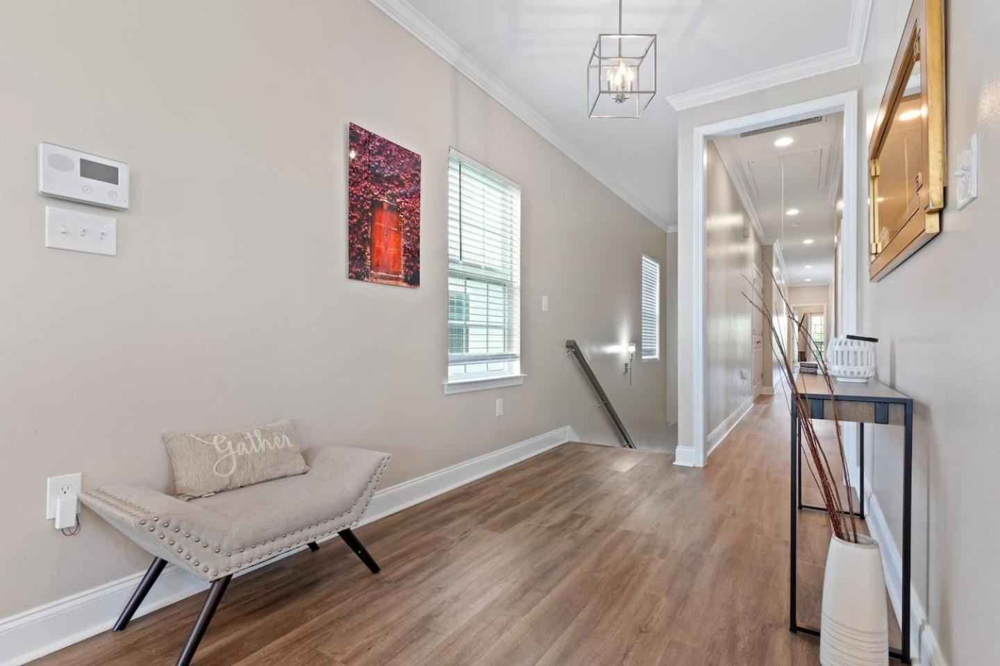 Spacious Mid-city W Pool & Balcony New Orleans