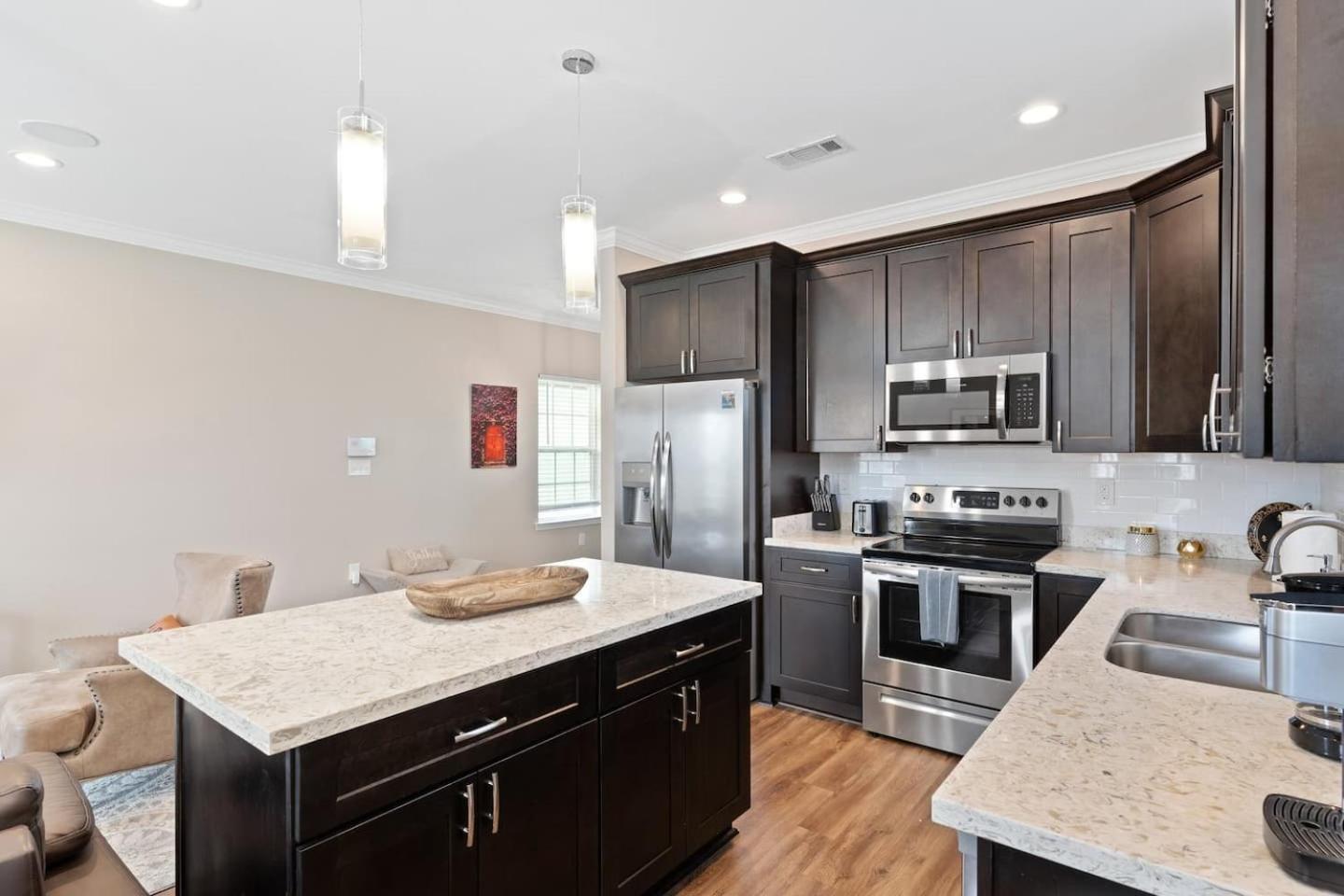 Spacious Mid-city W Pool & Balcony Holiday home New Orleans