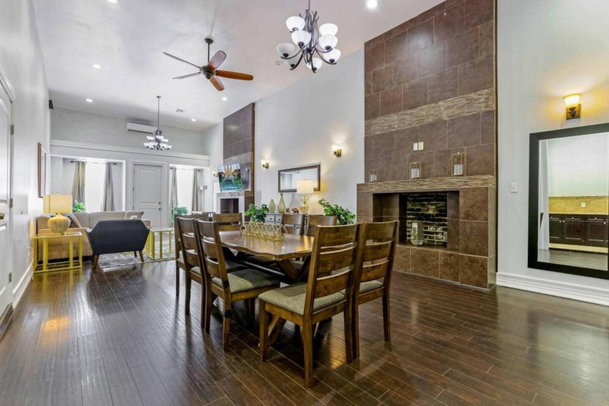 Spacious On Carondelet Street Close To The French Quarter New Orleans