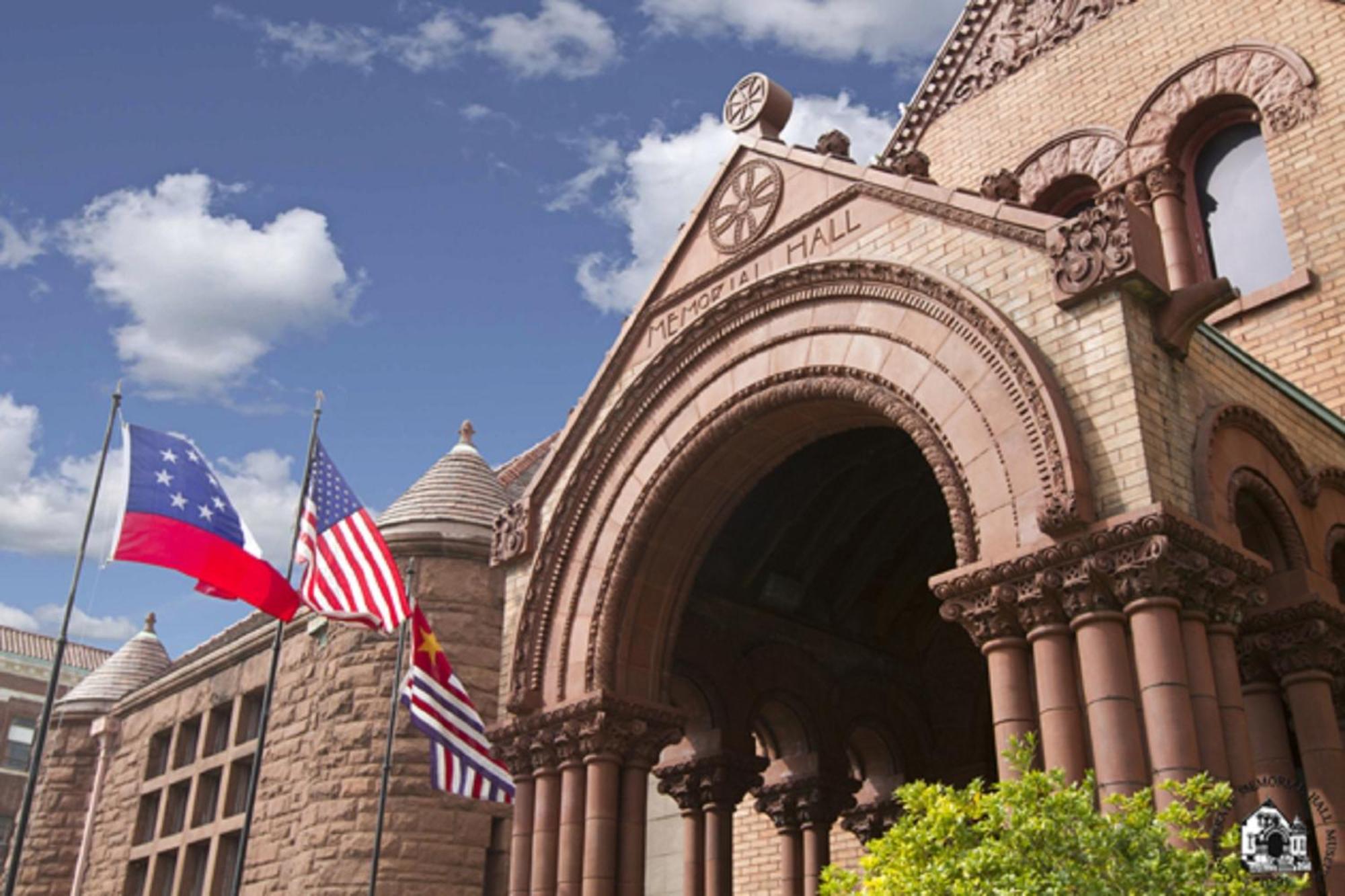 Spacious On Carondelet Street Close To The French Quarter