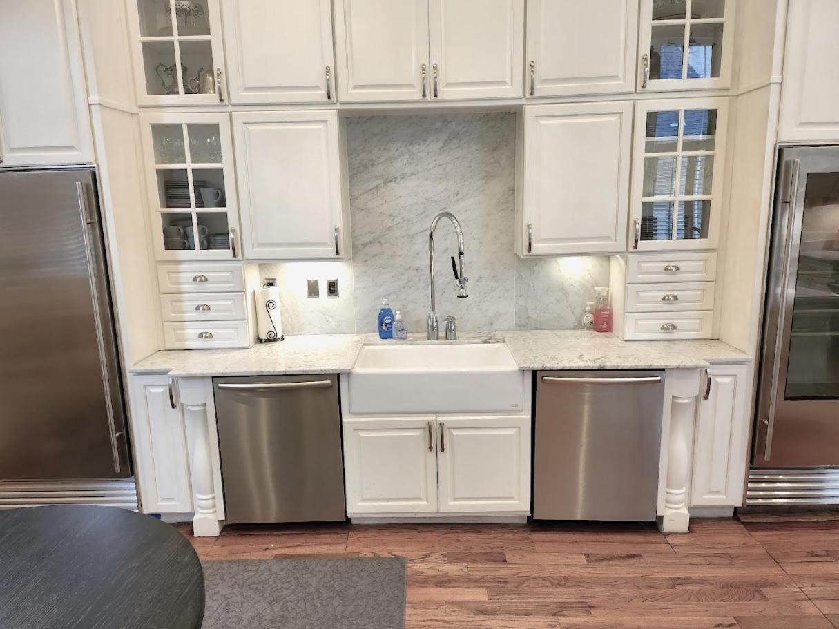 Walker Mansion On St Charles Ave - Unit 2