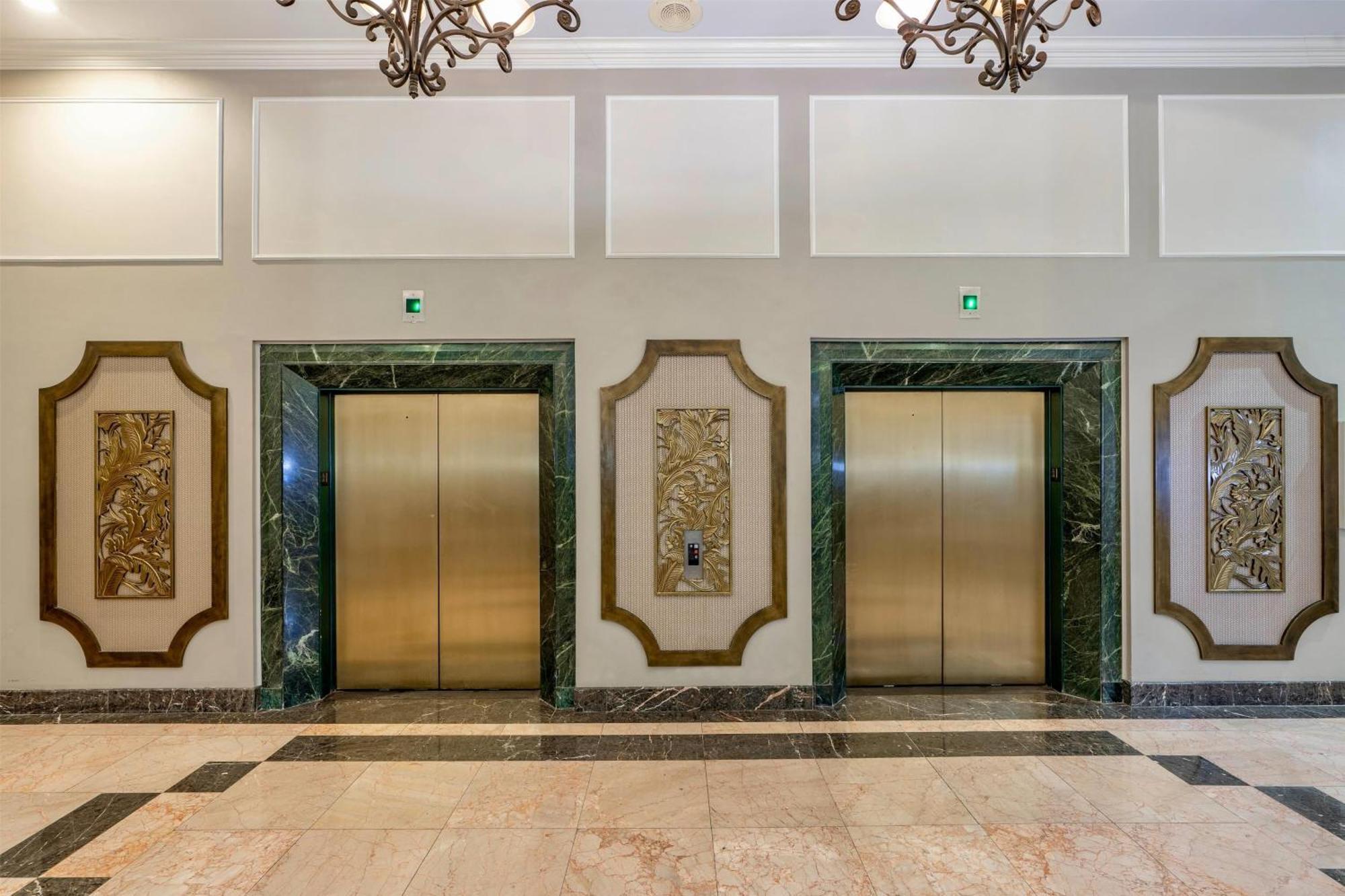 Hotel Wyndham Garden Baronne Plaza 3*