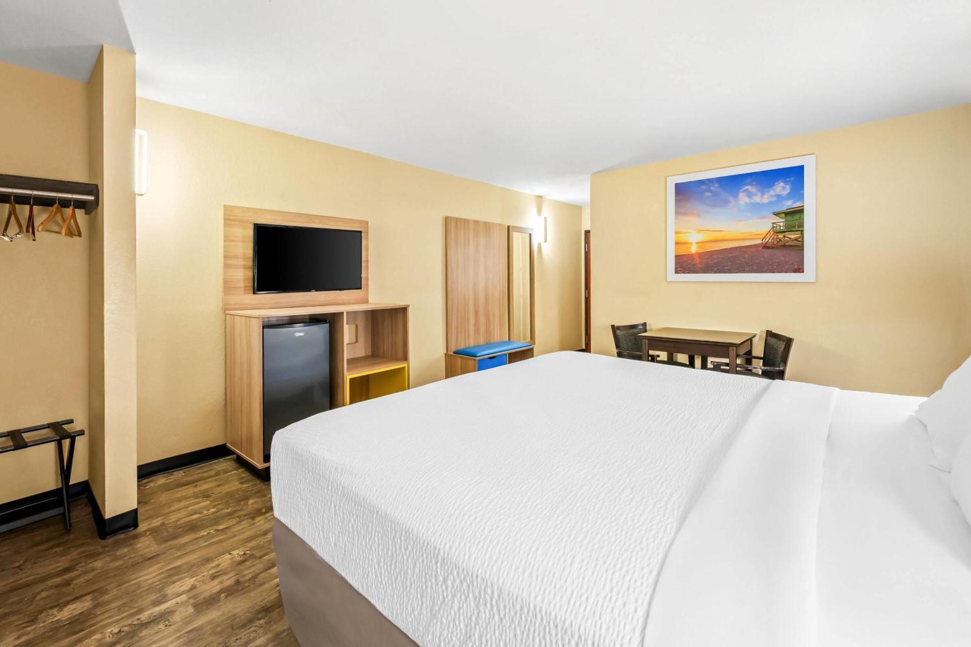 Days By Wyndham Pontchartrain Hotel 3*