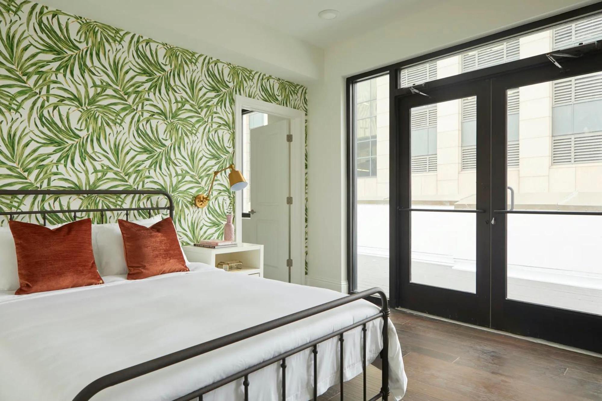 Apartment Roami At St. Charles