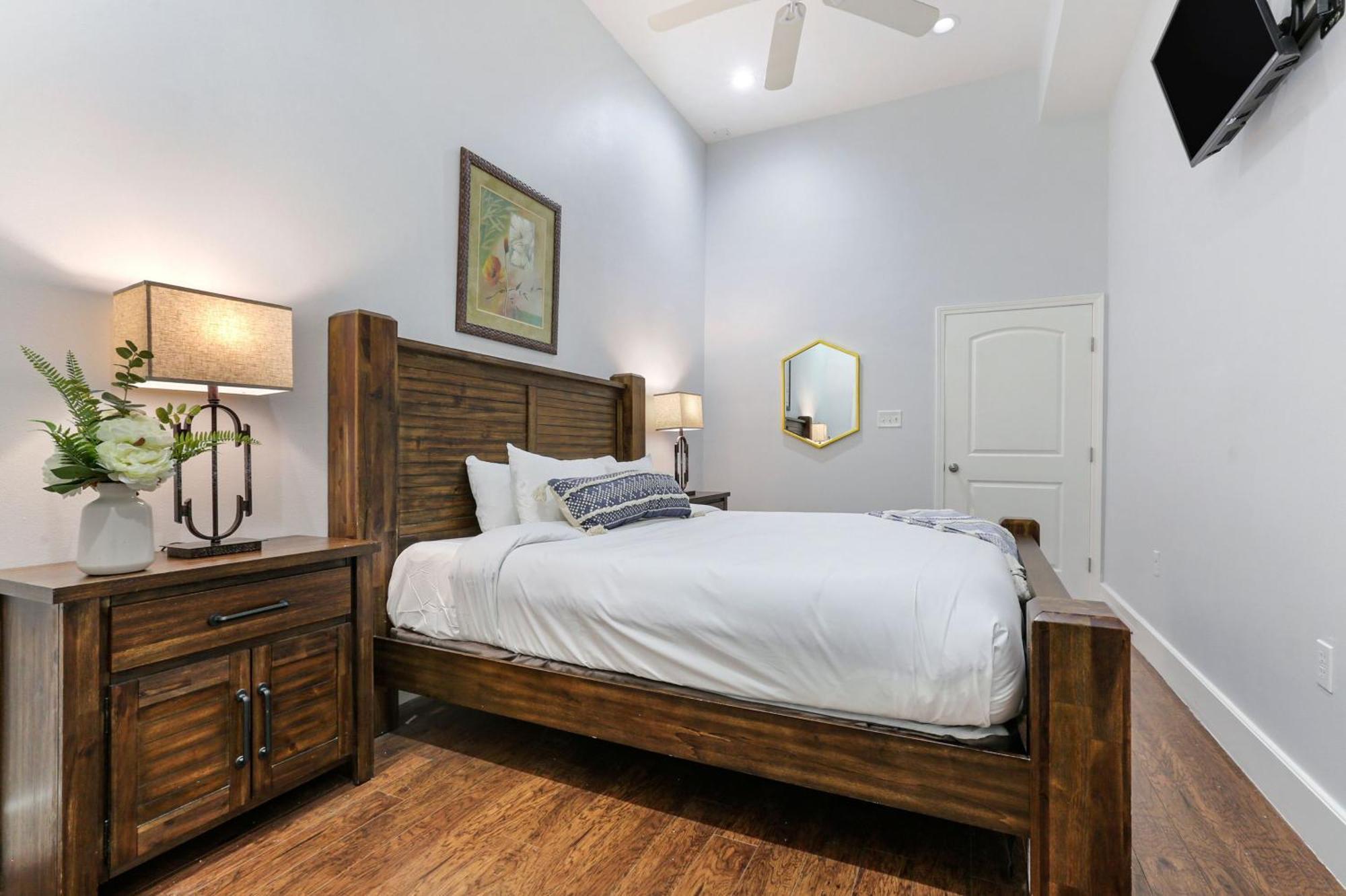 Apartment Elegant 4br In Downtown *