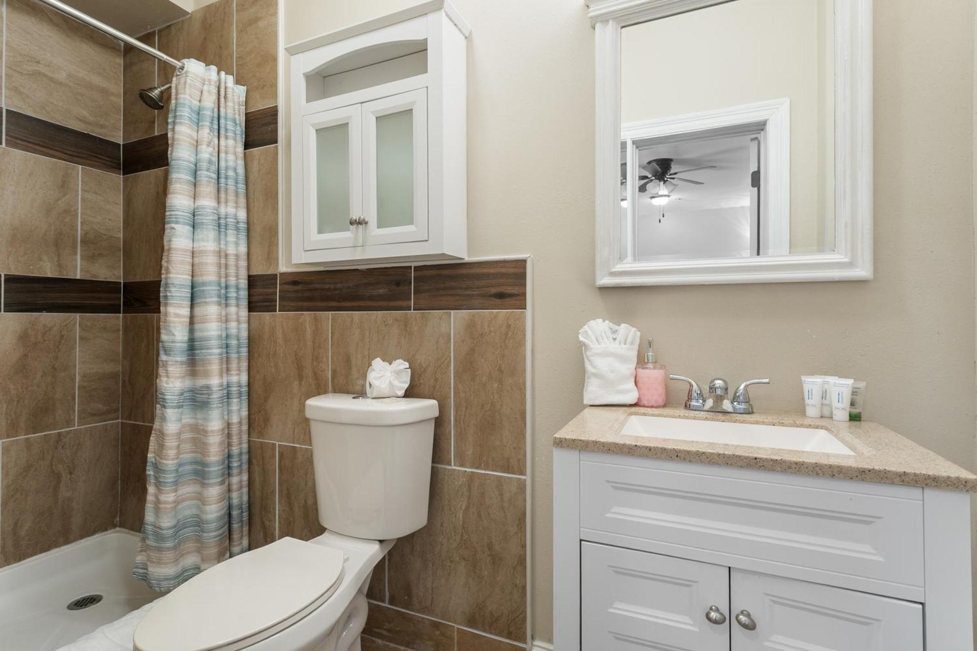 Apartment Stunning Near French Quarter