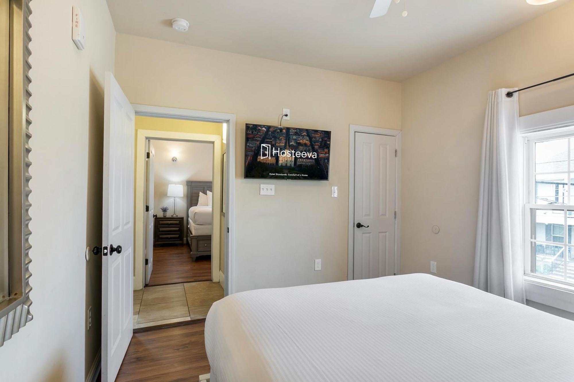 Fully-furnished 4br Near Fq Apartment New Orleans