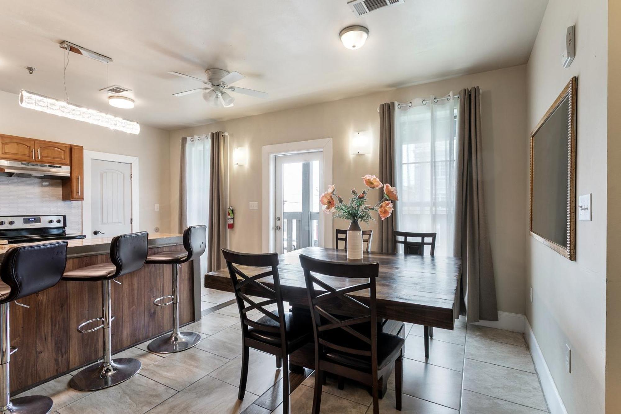 Fully-furnished 4br Near Fq New Orleans