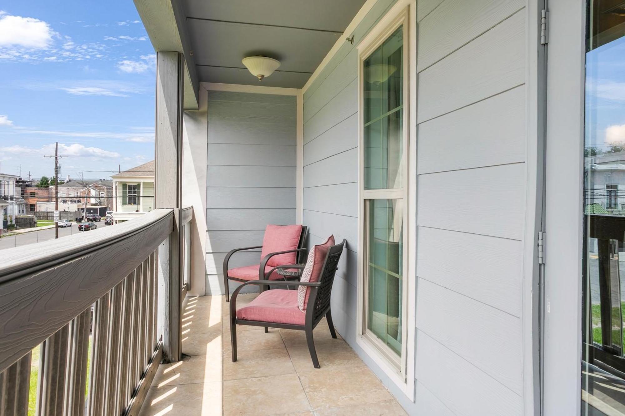 Fully-furnished 4br Near Fq