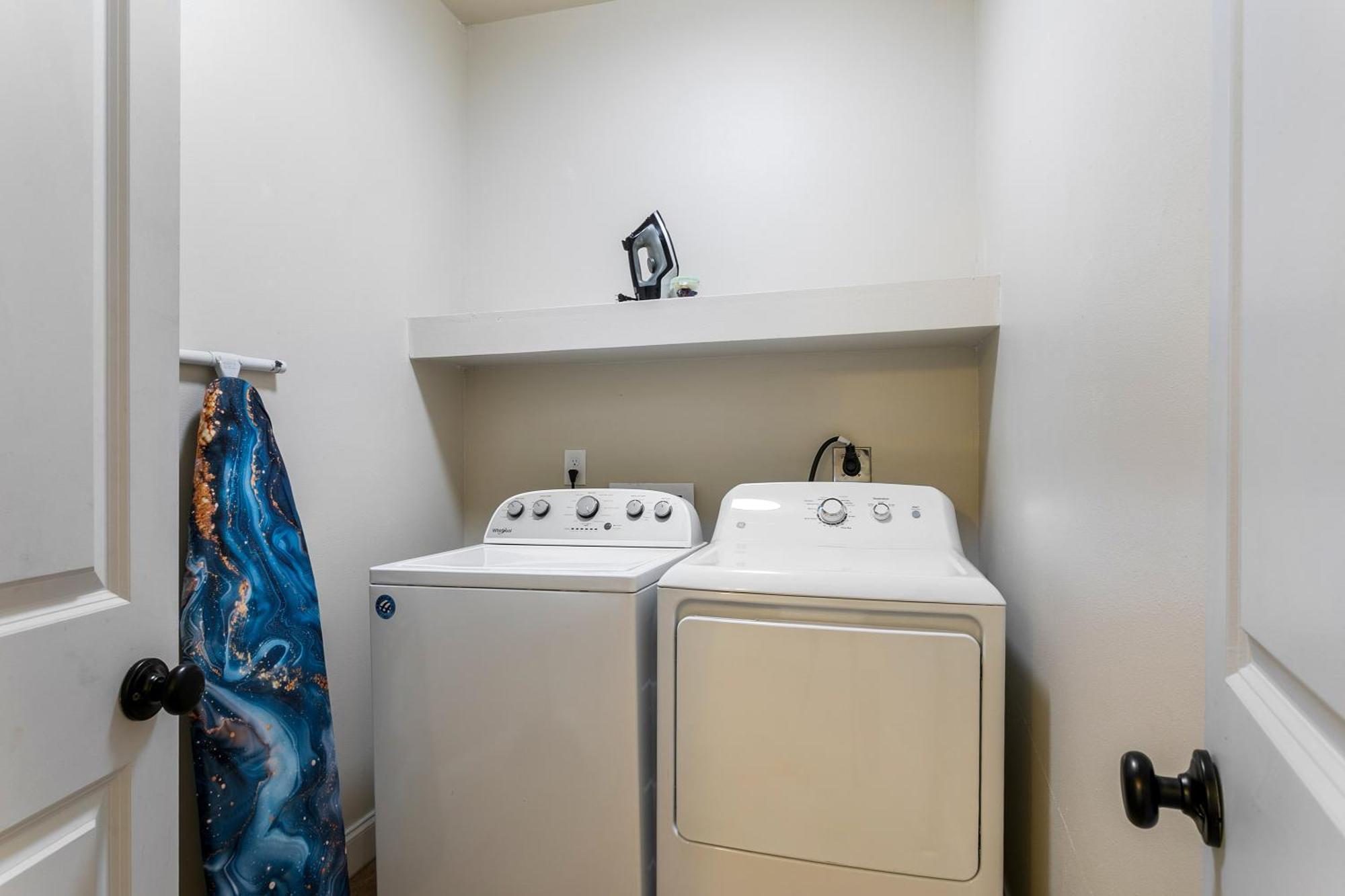 Fully-furnished 4br Near Fq Apartment