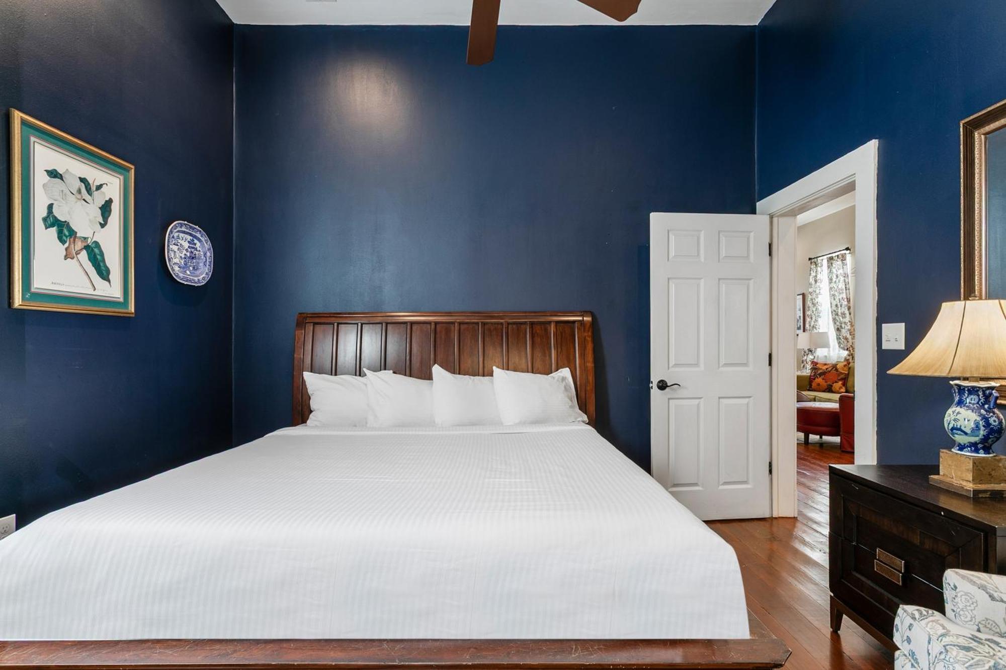 4br Luxury Uptown Retreat W Private Heated Pool Holiday home *