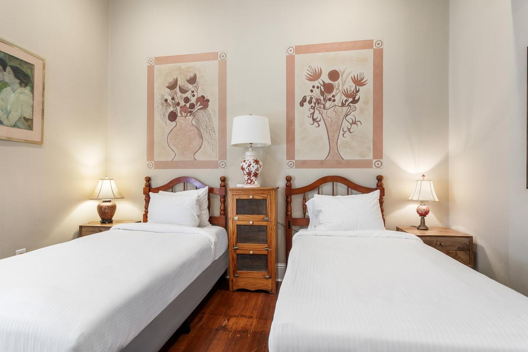 Holiday home 4br Luxury Uptown Retreat W Private Heated Pool