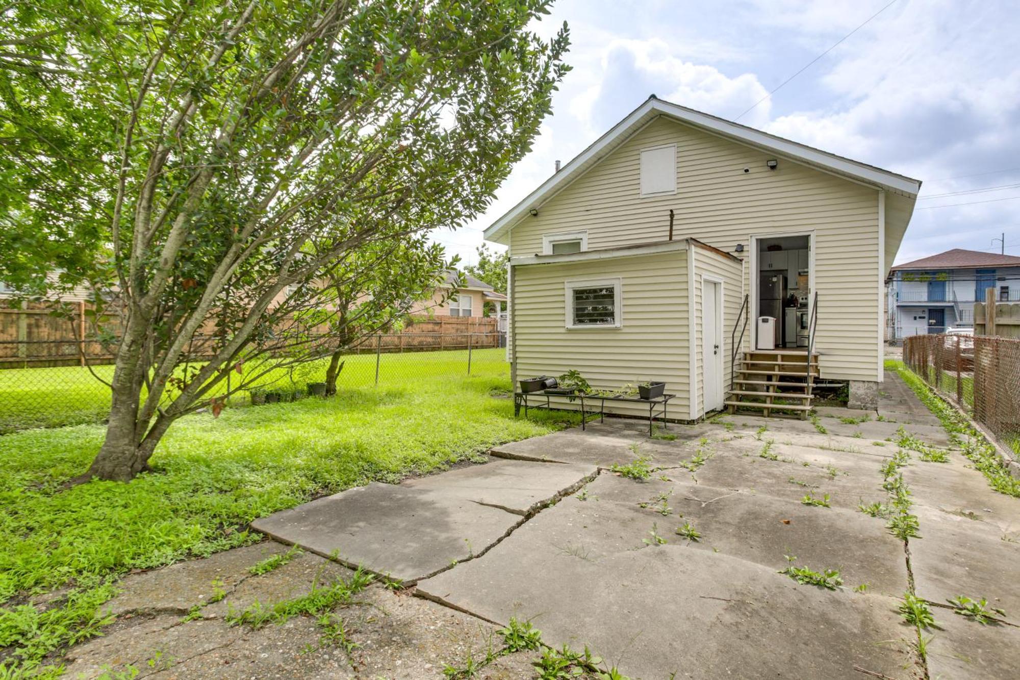 Work And Play Colorful In Heart Of Nola! Holiday home