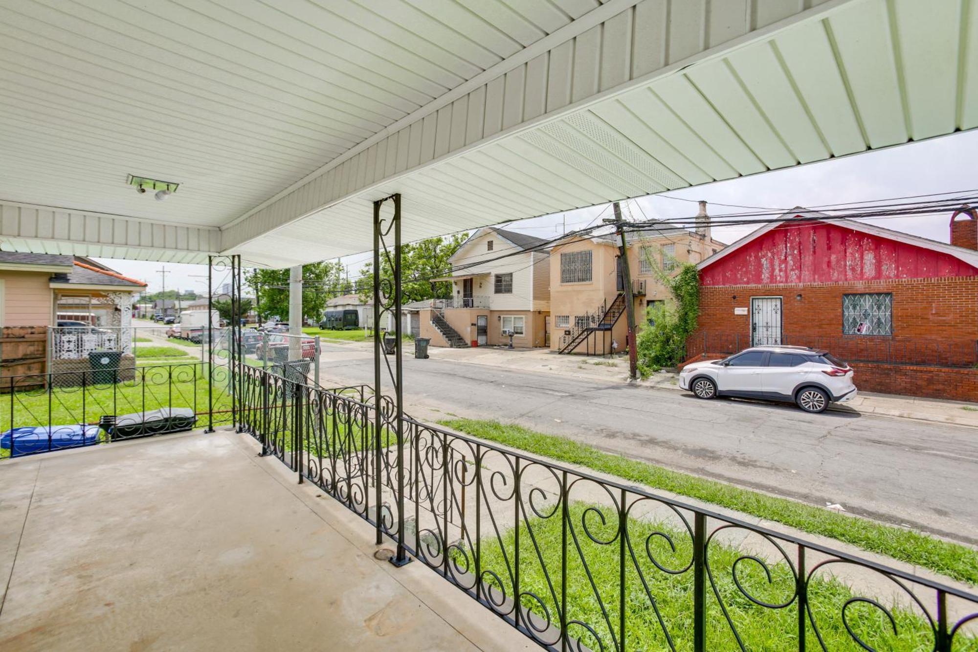 Work And Play Colorful In Heart Of Nola!