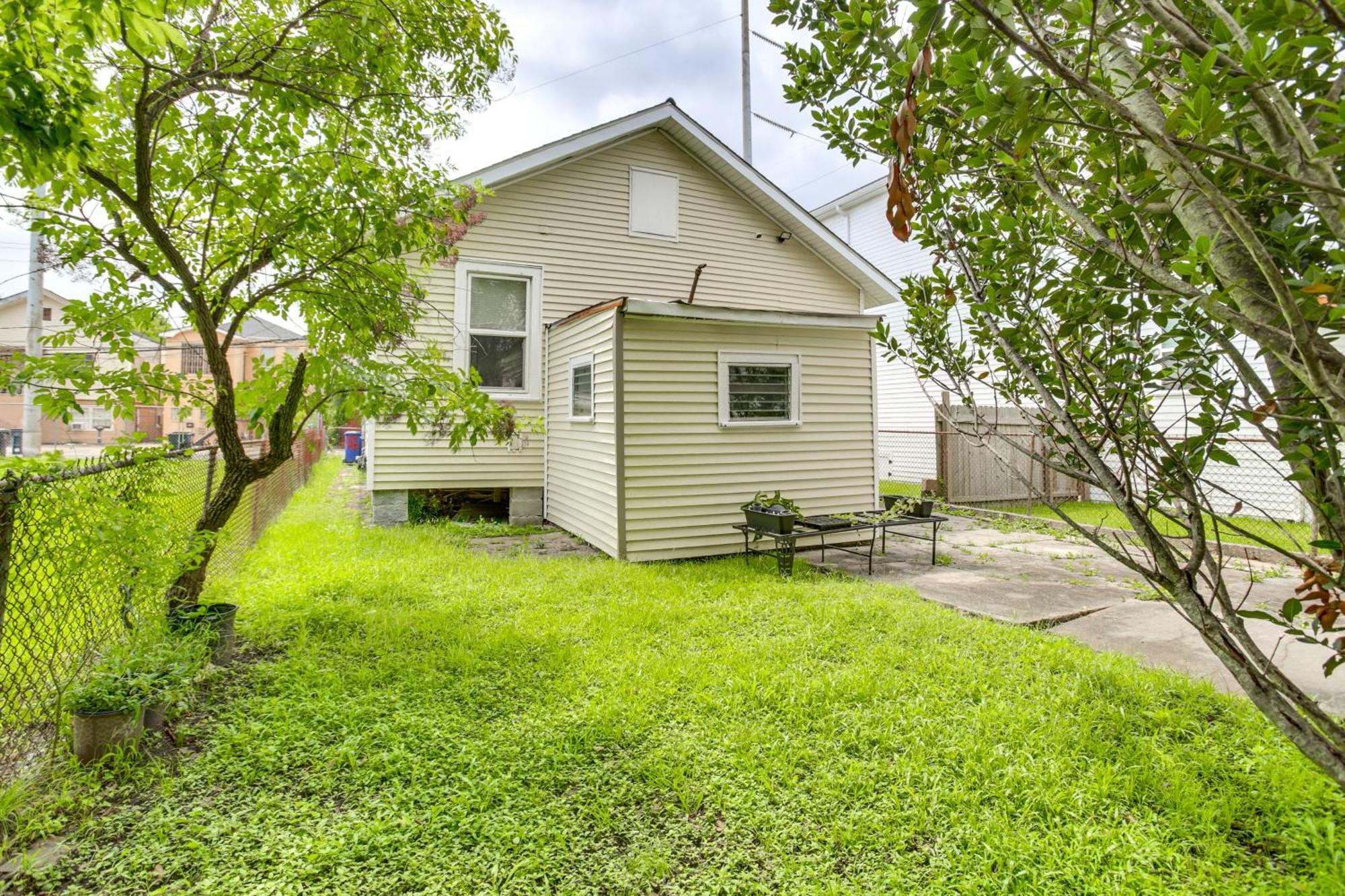 Work And Play Colorful In Heart Of Nola! Holiday home