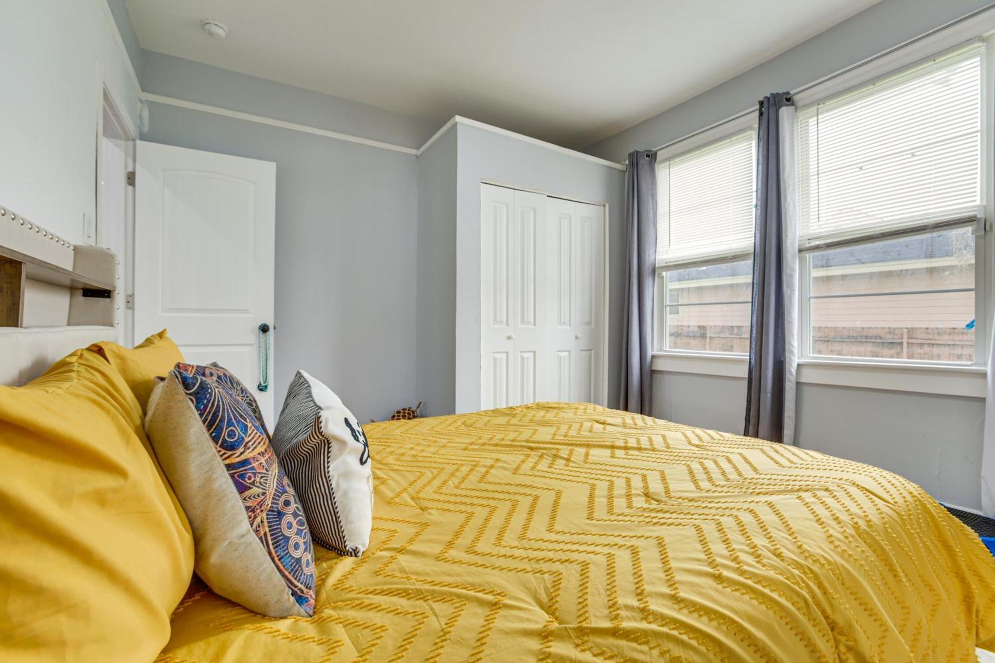 Work And Play Colorful In Heart Of Nola! Holiday home *