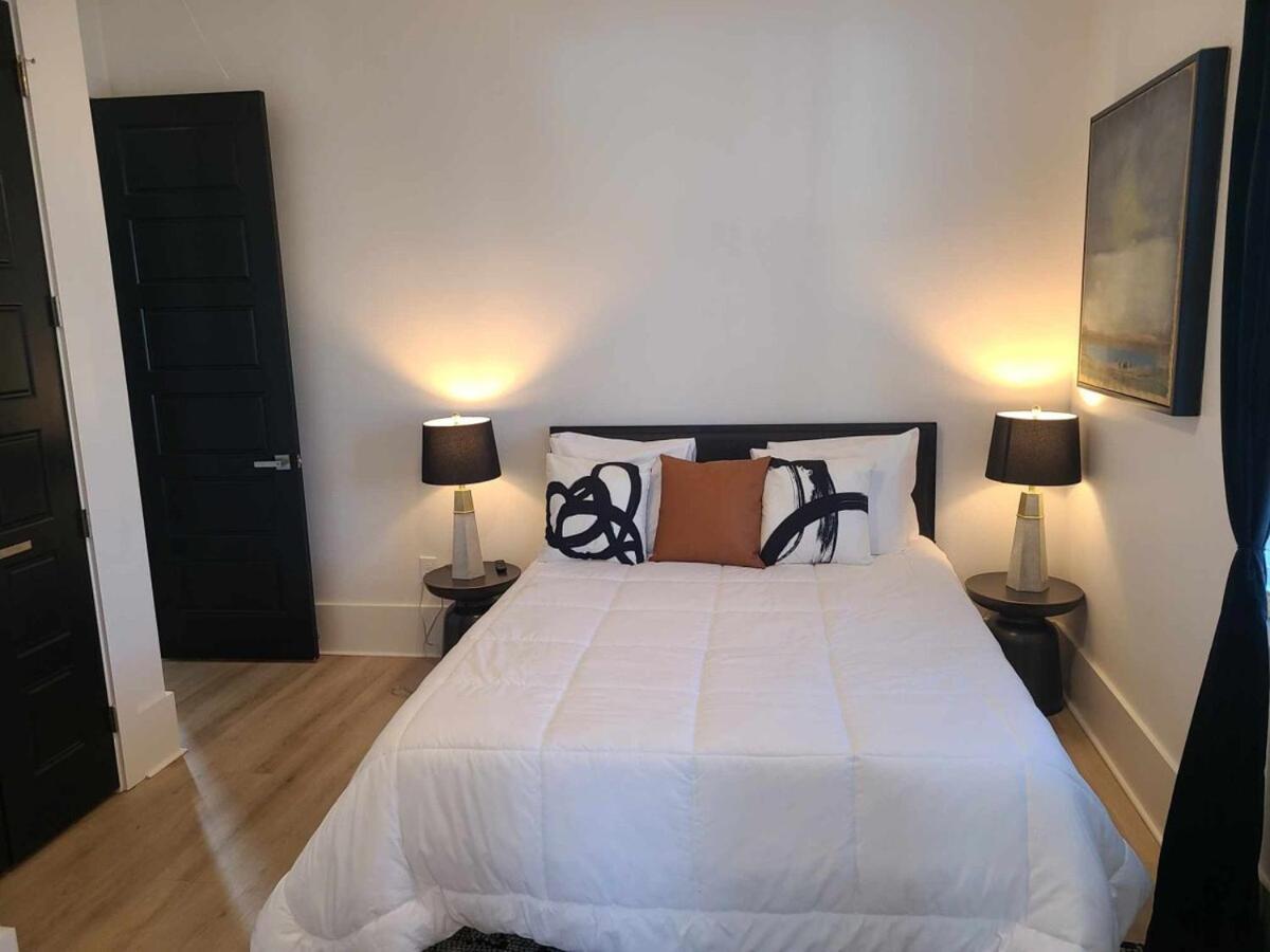 Holiday home Immaculate Superdome Parking Yard Tvs Ensuite *