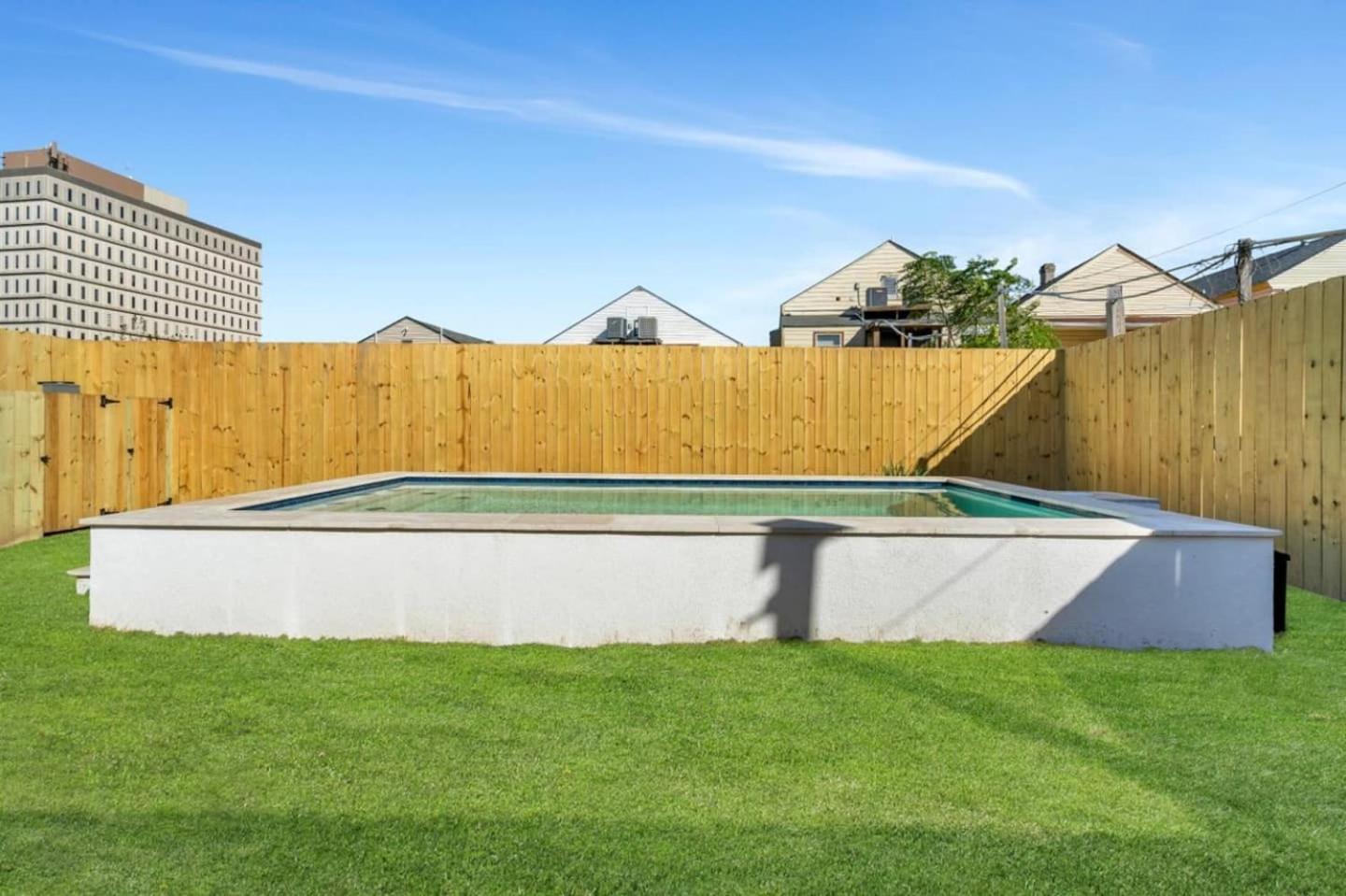 Family Retreat In Mid-city Heated Pool