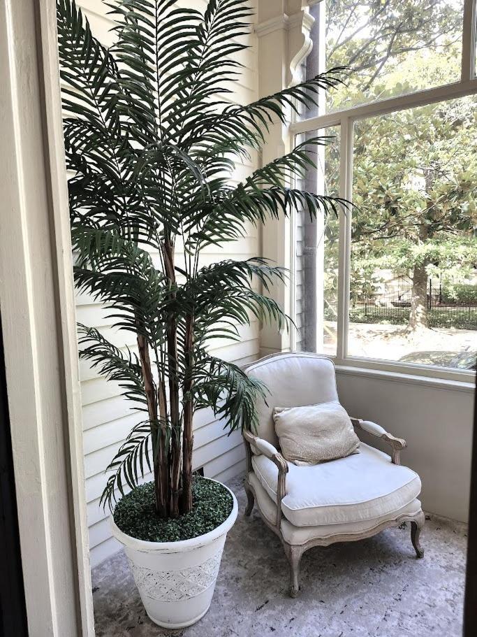 Walker Mansion On St Charles Ave - Unit 2