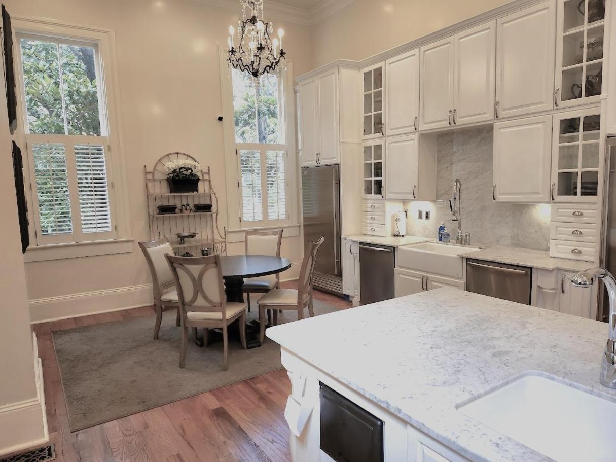 Guest house Walker Mansion On St Charles Ave - Unit 3 3*