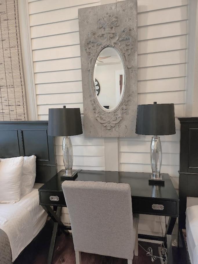 Guest house Walker Mansion On St Charles Ave - Unit 3