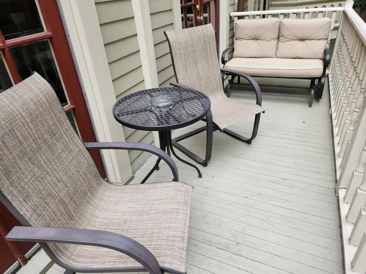 Walker Mansion On St Charles Ave - Unit 3