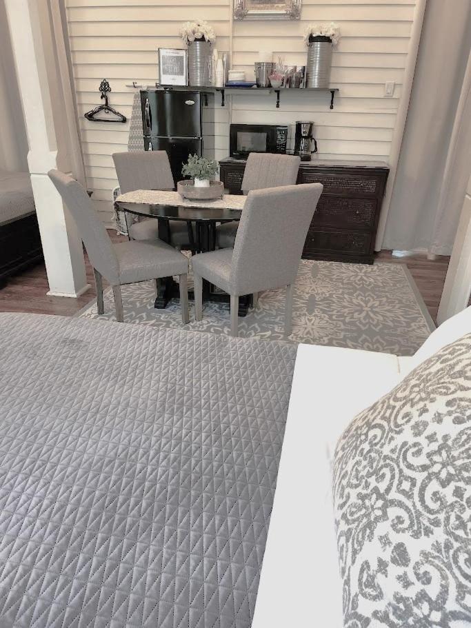 Walker Mansion On St Charles Ave - Unit 3 Guest house