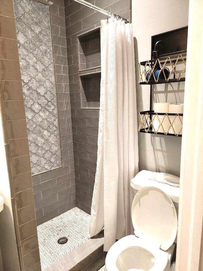 Walker Mansion On St Charles Ave - Unit 3