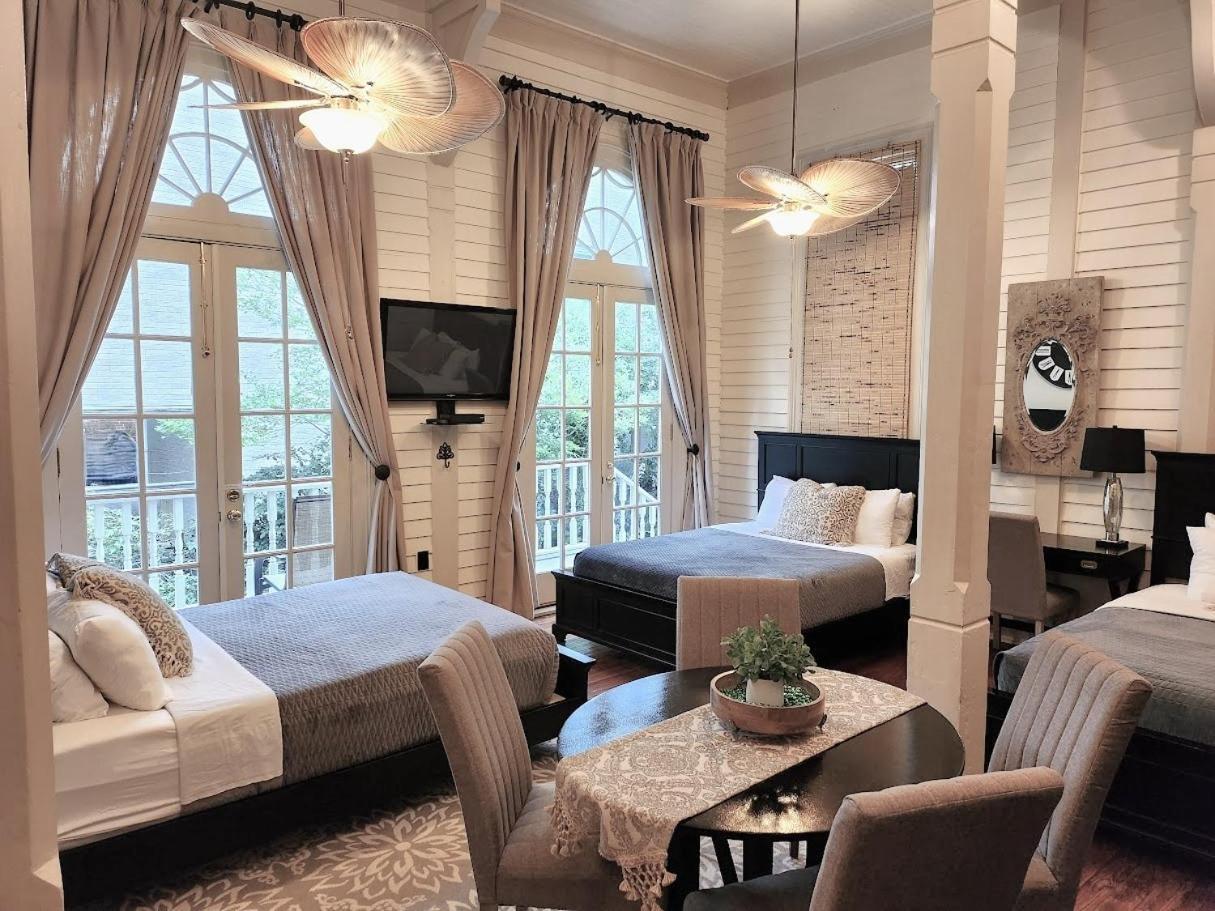 Walker Mansion On St Charles Ave - Unit 3 Guest house 3*