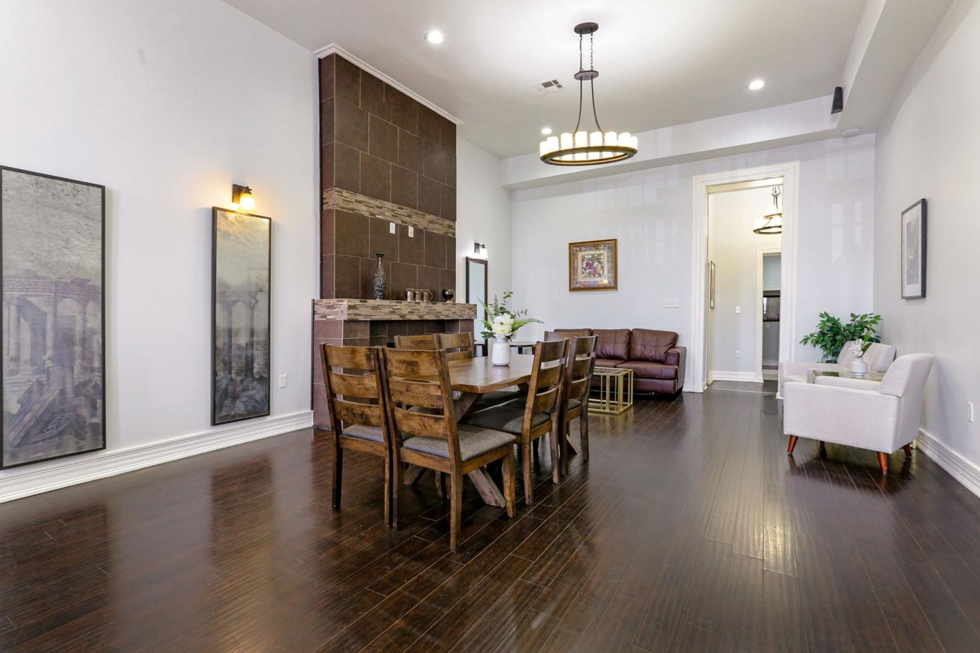 Spacious On Carondelet Street Close To The French Quarter