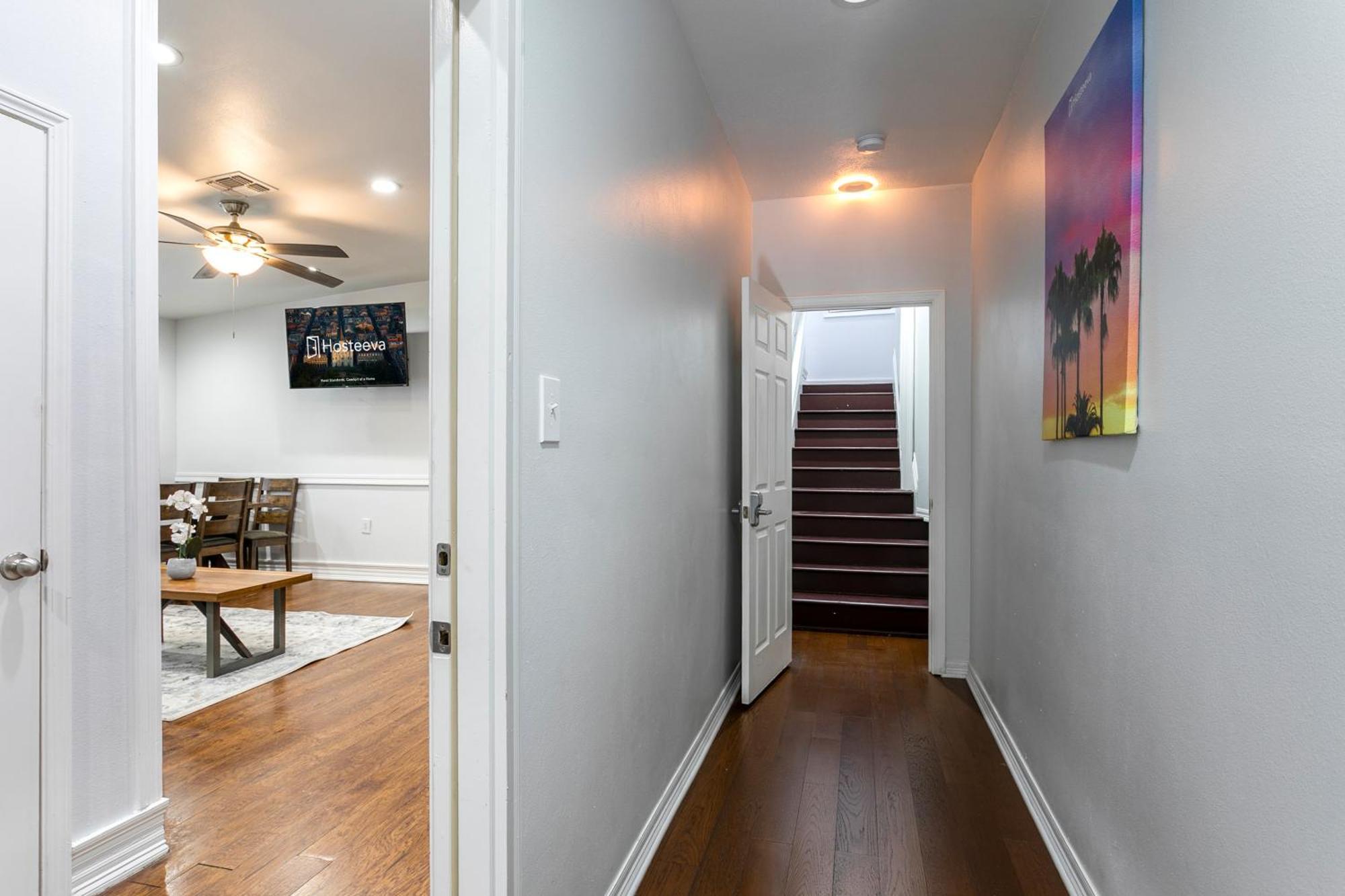 Spacious On Carondelet Street Close To The French Quarter Apartment
