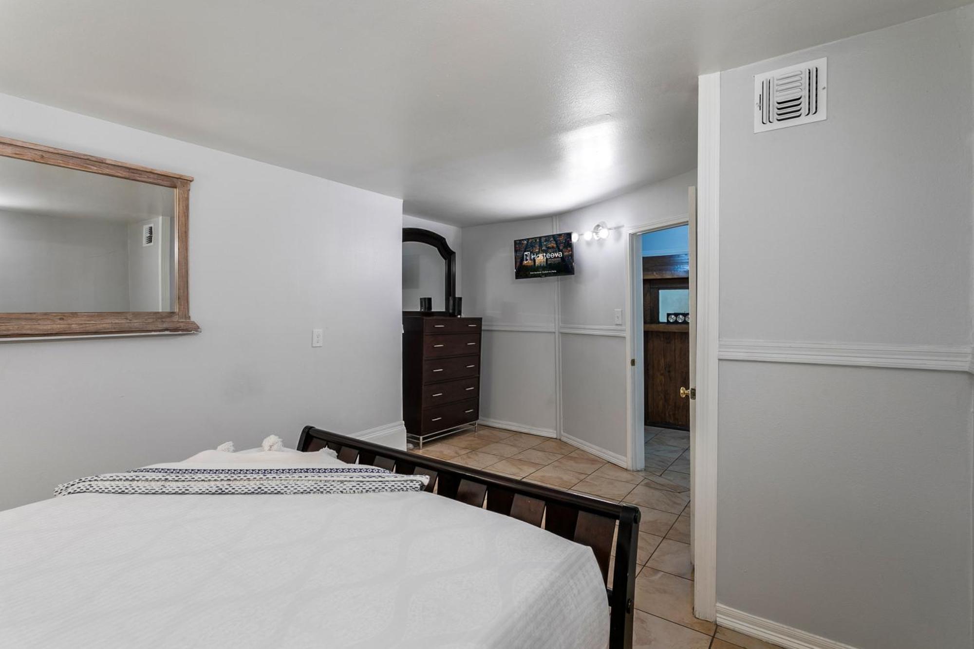 Spacious On Carondelet Street Close To The French Quarter New Orleans