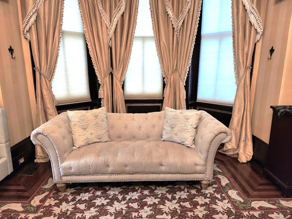 Walker Mansion On St Charles Ave - Unit 1 Guest house 3*