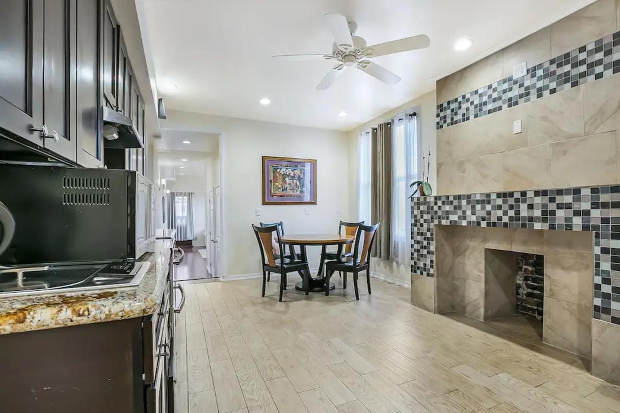 Spacious On Carondelet Street Close To The French Quarter New Orleans