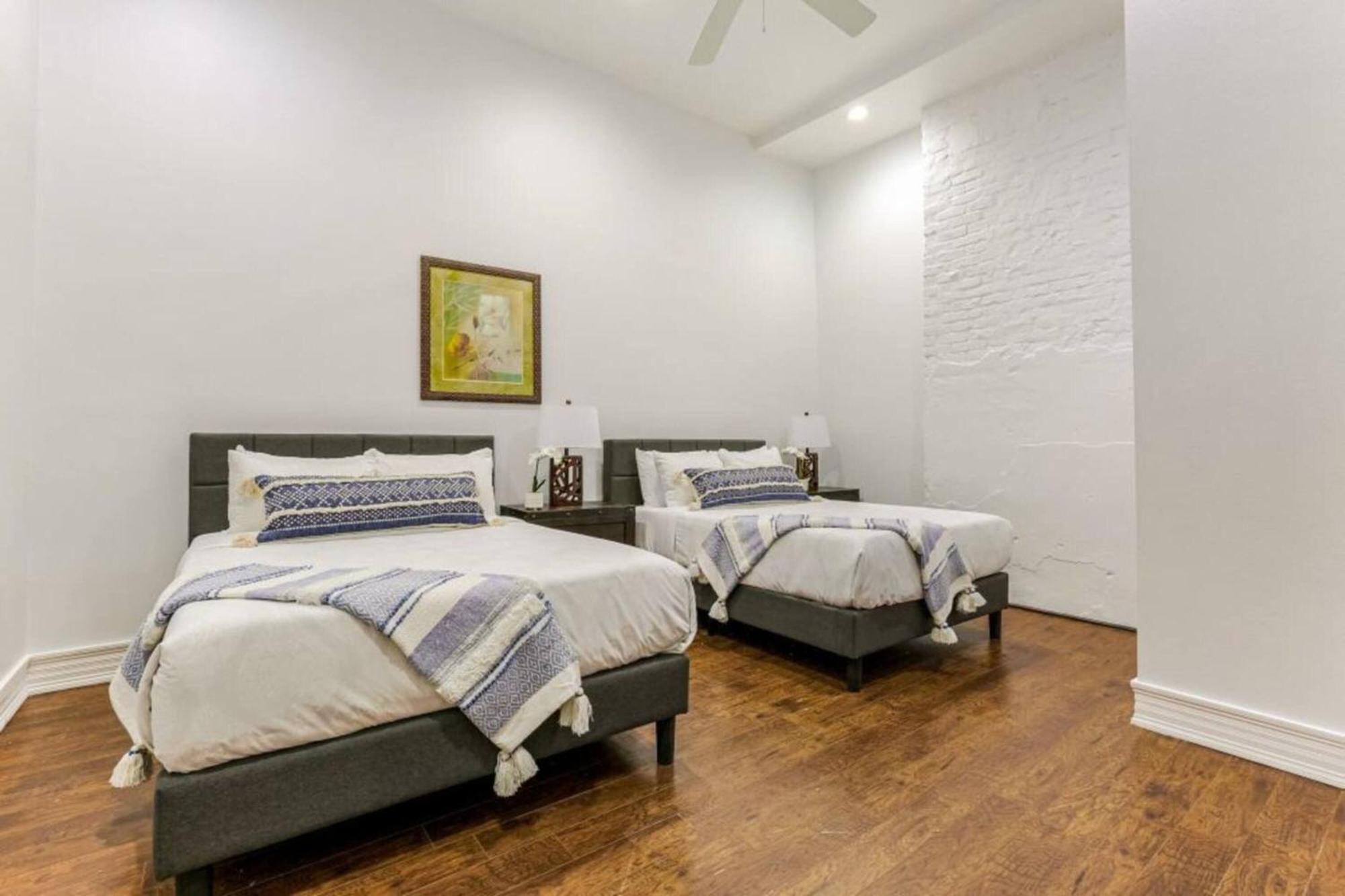 Spacious On Carondelet Street Close To The French Quarter *