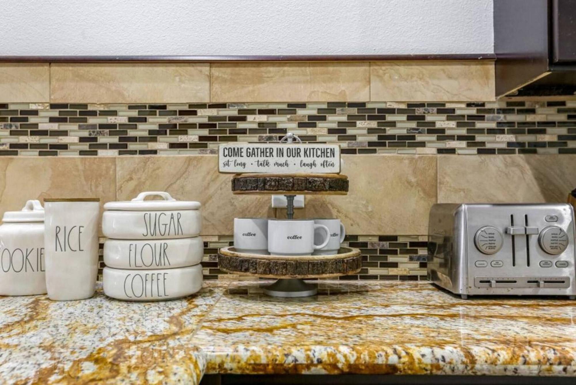 Apartment Spacious On Carondelet Street Close To The French Quarter New Orleans