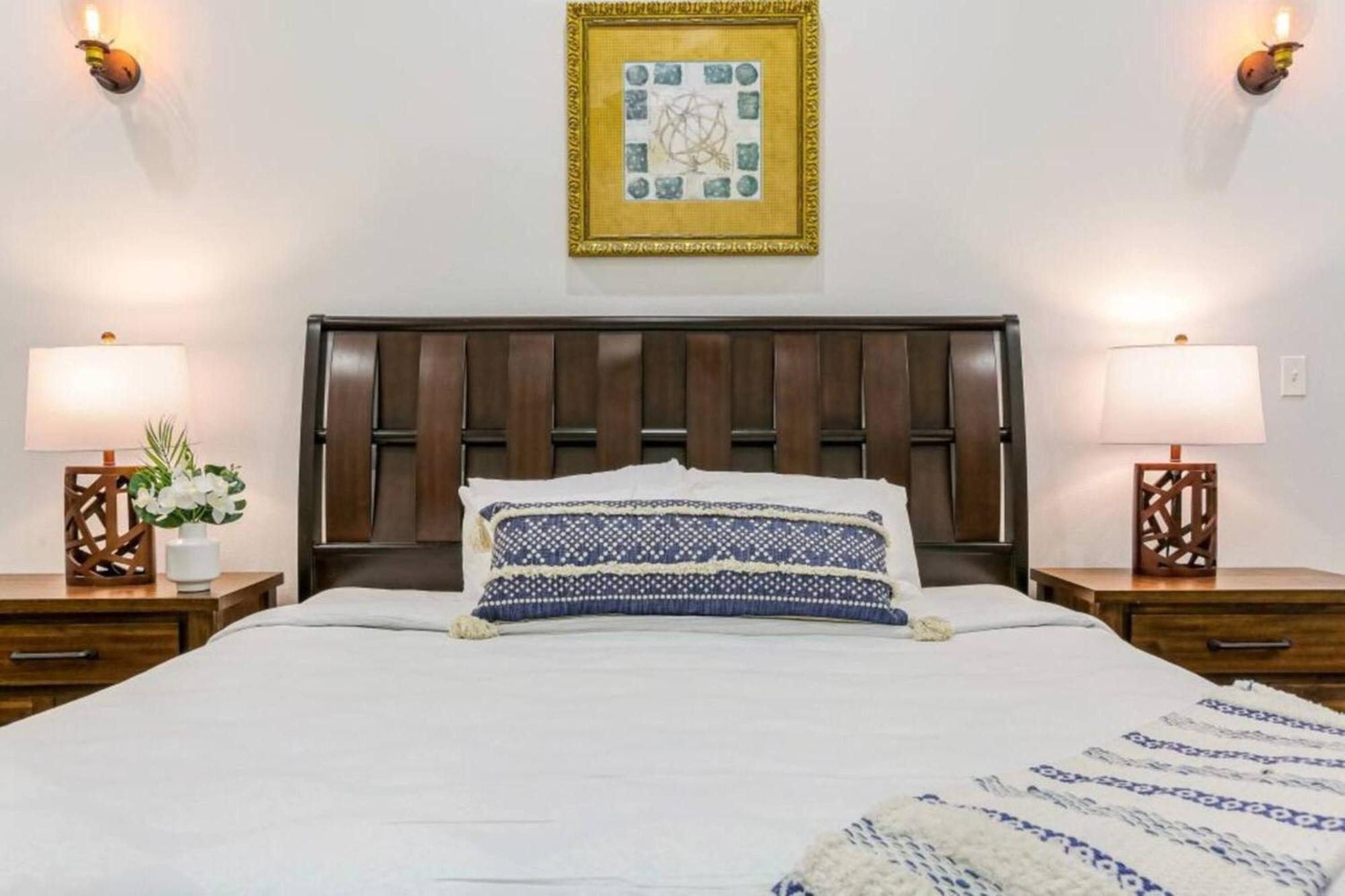 Spacious On Carondelet Street Close To The French Quarter * New Orleans