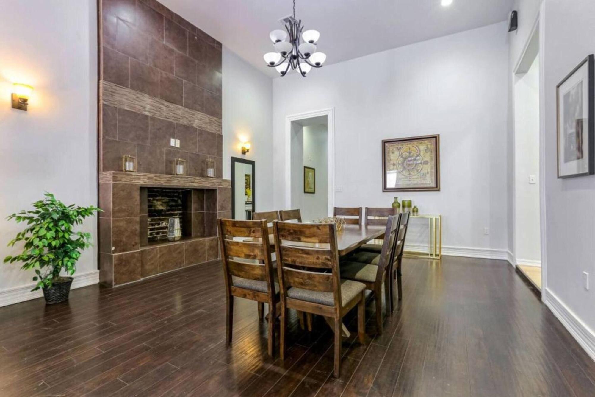 Spacious On Carondelet Street Close To The French Quarter Apartment *