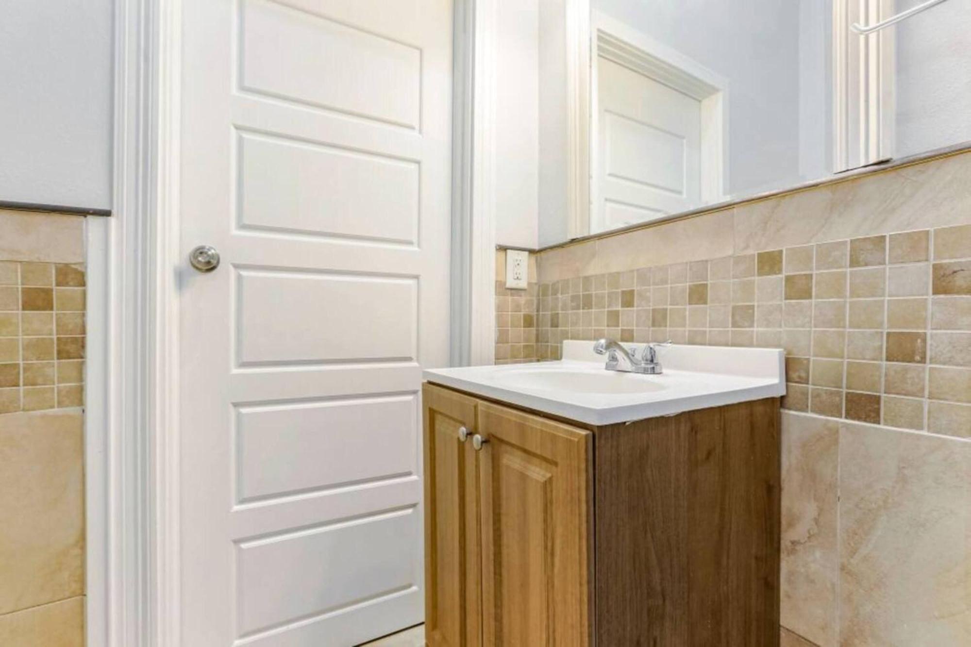 Apartment Spacious On Carondelet Street Close To The French Quarter New Orleans