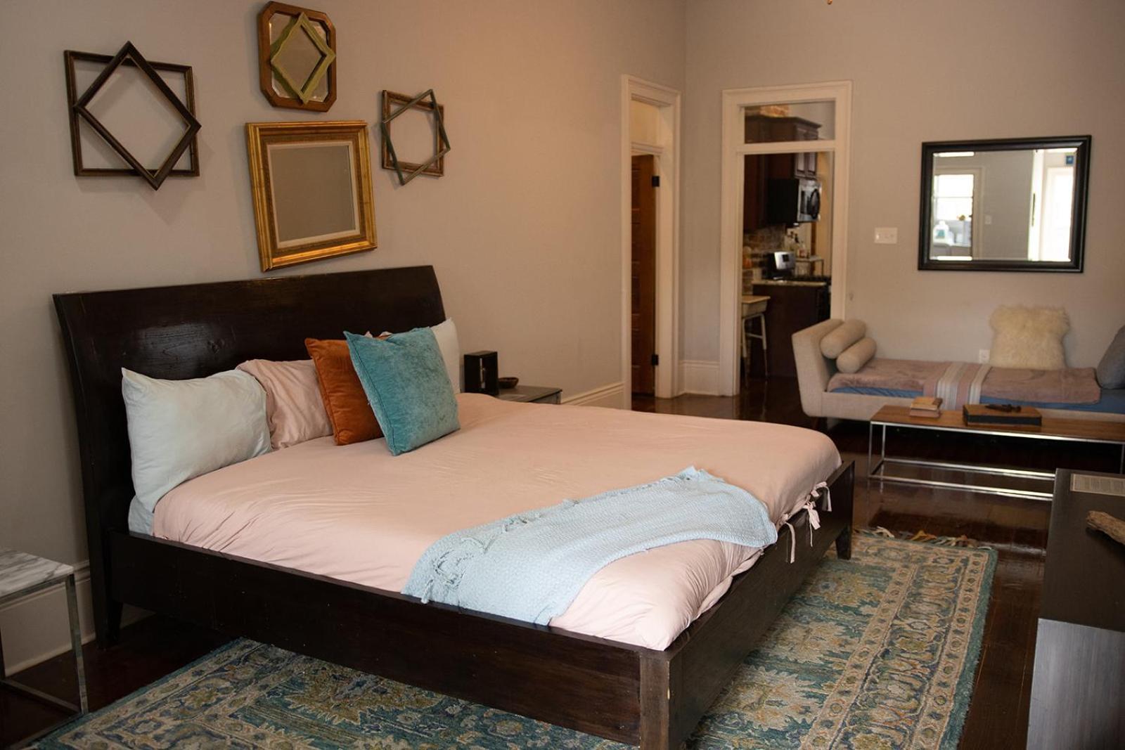 Historic Marigny House Mins To French Quarters! Holiday home *